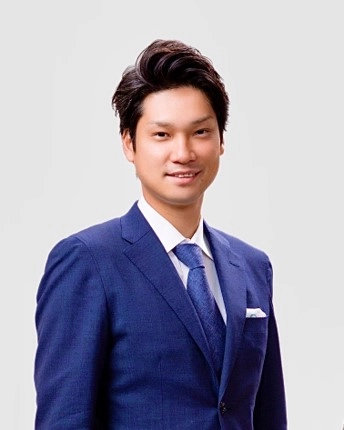 講師
